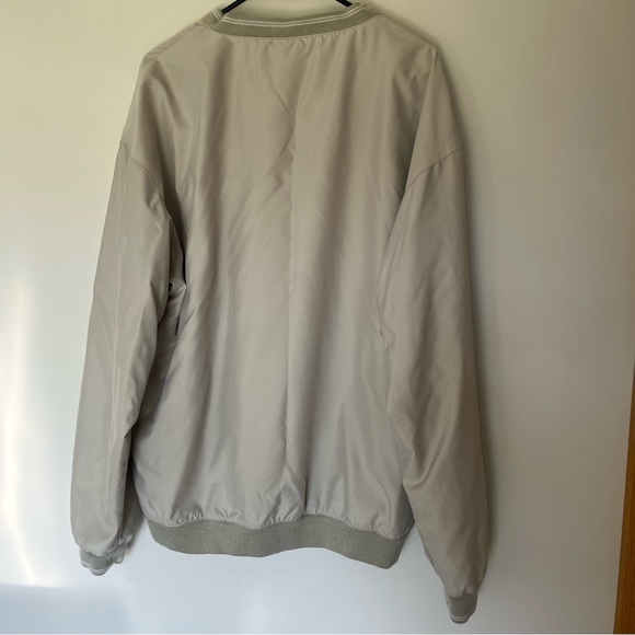 Dunbrooke Club Collection; Pullover V-Neck Large - Picture 6 of 10